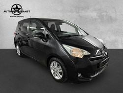 Schwarz Gebraucht 2012 Toyota Verso-S Club Van / Kleinbus | 7.990 € (Fairer Preis)