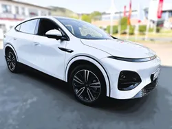 Weiß Gebraucht 2025 XPENG G6 RWD Long Range SUV | 44.000 € (Guter Preis)