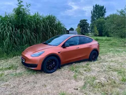 Orange Gebraucht 2022 Tesla Model Y Long Range RWD SUV | 36.900 € (Fairer Preis)