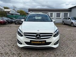 Calcitweiss/zirrusweiss Gebraucht 2015 Mercedes B180 Style Van / Kleinbus | 9.450 € (Guter Preis)