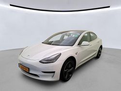 Weiß Gebraucht 2020 Tesla Model 3 Standard Range Limousine | 17.400 € (Guter Preis)
