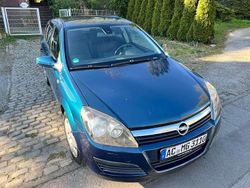 Grün Gebraucht 2006 Opel Astra Limousine | 3.290 € (Teuer)