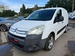 Weiß Gebraucht 2011 Citroën Berlingo Van / Kleinbus | 1.999 € (Fairer Preis)