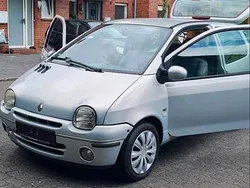 Silber Gebraucht 2005 Renault Twingo Kleinwagen | 1.290 €