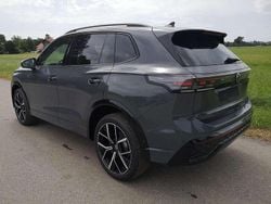 Delfingrau metallic Neu 2025 VW Tiguan R-line SUV | 53.840 € (Guter Preis)