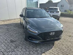 Cypress green Gebraucht 2024 Hyundai i30 Advantage Kombi | 26.750 € (Etwas zu teuer)