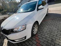 Weiß Gebraucht 2015 Skoda Rapid Limousine | 7.500 €
