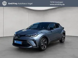 Sodalithblau metallic / dach schwarz Gebraucht 2023 Toyota C-HR SUV | 25.490 € (Superpreis)