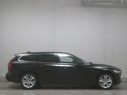 Schwarz Gebraucht 2022 Volvo V60 Core Kombi | 20.980 € (Superpreis)