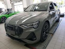 Chronosgrau metallic Gebraucht 2022 Audi e-tron Black Edition SUV | 41.215 € (Superpreis)