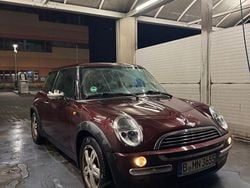 Rot Gebraucht 2002 Mini ONE Kleinwagen | 1.549 € (Guter Preis)