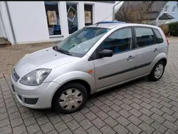 Silber Gebraucht 2007 Ford Fiesta Ambiente Kleinwagen | 900 € (Guter Preis)