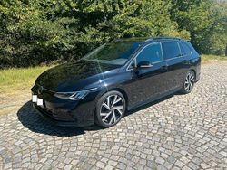 Schwarz Gebraucht 2021 VW Golf VIII R-line Kombi | 23.990 € (Fairer Preis)