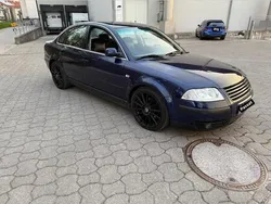 Blau Gebraucht 2002 VW Passat Limousine | 1.650 € (Fairer Preis)