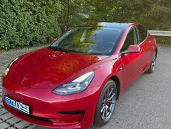 Rot Gebraucht 2022 Tesla Model 3 RWD Limousine | 27.000 € (Fairer Preis)