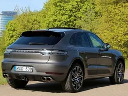 Grau Gebraucht 2016 Porsche Macan Turbo SUV | 26.400 €