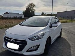Gebraucht 2015 Hyundai i30 Classic Limousine | 6.500 € (Fairer Preis)