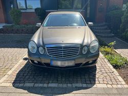 Grau Gebraucht 2006 Mercedes E200 Limousine | 4.999 € (Fairer Preis)