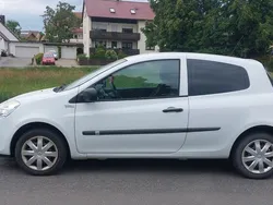 Weiß Gebraucht 2012 Renault Clio IV Limousine | 3.599 € (Superpreis)