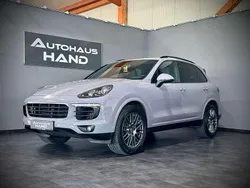 Grau Gebraucht 2017 Porsche Cayenne Platinum Edition SUV | 39.990 € (Etwas zu teuer)