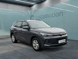 Grau Gebraucht 2024 VW Tiguan SUV | 35.551 € (Fairer Preis)