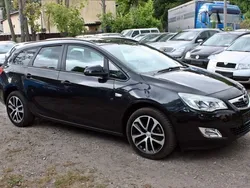 Schwarz Gebraucht 2012 Opel Astra Design Edition Kombi | 5.999 € (Fairer Preis)