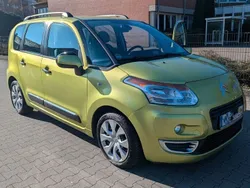Gelb Gebraucht 2010 Citroën C3 Picasso Exclusive Van / Kleinbus | 5.949 € (Fairer Preis)
