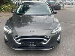 Grau Gebraucht 2020 Ford Focus Kombi | 13.900 € (Teuer)