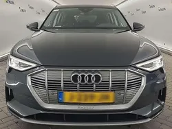 Grau Gebraucht 2020 Audi e-tron Business SUV | 21.900 € (Fairer Preis)