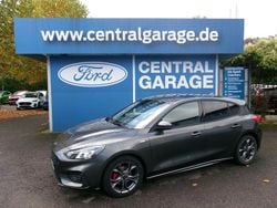 Grau Gebraucht 2021 Ford Focus ST Limousine | 19.750 € (Guter Preis)