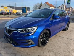 Blau Gebraucht 2023 Renault Mégane IV Techno Limousine | 23.400 € (Fairer Preis)