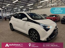 Weiß Gebraucht 2021 Toyota Aygo Team Kleinwagen | 11.880 € (Fairer Preis)