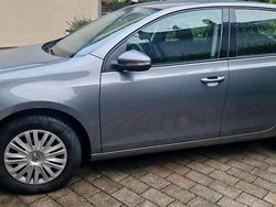 Grau Gebraucht 2009 VW Golf VI Kleinwagen | 4.000 € (Teuer)
