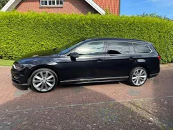 Schwarz Gebraucht 2018 VW Passat R-line Kombi | 15.500 € (Fairer Preis)