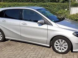 Silber Gebraucht 2016 Mercedes B180 Style Van / Kleinbus | 16.900 € (Fairer Preis)