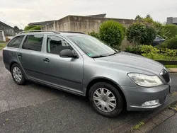 Grau Gebraucht 2013 Skoda Octavia Kombi | 3.500 € (Superpreis)