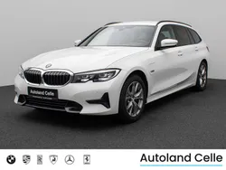 Alpinweiß uni300schwarz Gebraucht 2022 BMW 320e Sport Line Limousine | 25.999 € (Guter Preis)
