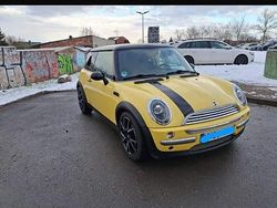 Gelb Gebraucht 2003 Mini Cooper Kleinwagen | 2.350 € (Fairer Preis)