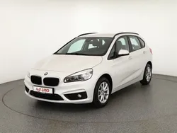 Weiß Gebraucht 2018 BMW 218 Active Tourer Advantage Van / Kleinbus | 16.990 € (Teuer)
