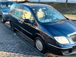Blau Gebraucht 2002 Lancia Phedra Van / Kleinbus | 650 €