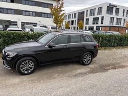 Schwarz Gebraucht 2022 Mercedes GLC300e SUV | 39.000 € (Etwas zu teuer)