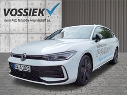 Weiß Gebraucht 2024 VW Passat R-line Kombi | 42.444 € (Etwas zu teuer)