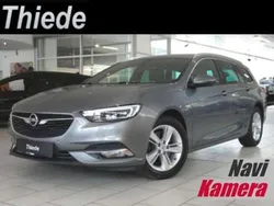 Licht grau metallic Gebraucht 2018 Opel Insignia Kombi | 13.950 € (Guter Preis)