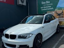 Weiß Gebraucht 2011 BMW 118 Coupé M Sport Coupé | 11.999 €