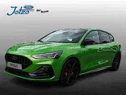 Mean green Gebraucht 2024 Ford Focus ST Limousine | 39.850 € (Teuer)