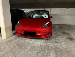 Rot Gebraucht 2023 Tesla Model 3 Limousine | 32.000 € (Fairer Preis)