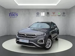 Indiumgrau (metallic) Gebraucht 2024 VW T-Roc Style SUV | 28.990 € (Guter Preis)