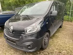 Schwarz (schwarz midnight) Gebraucht 2017 Renault Trafic Van | 11.650 € (Guter Preis)