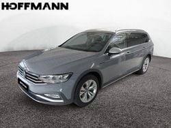 Grau Gebraucht 2023 VW Passat Alltrack Kombi | 35.490 € (Fairer Preis)
