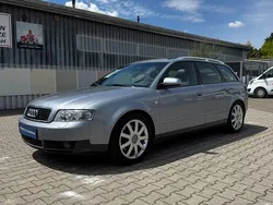 Silber Gebraucht 2002 Audi A4 S-Line Kombi | 3.290 € (Guter Preis)